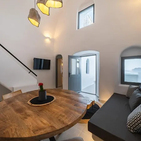 Villa Amazing Santorini Grand With Sea View And Hot Tub Ia